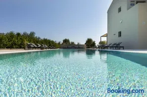 Alekos Beach Houses-Akrotiri Suites - Image 4