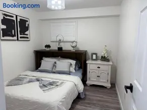 Modern & Stylish 2BR Apartment 658 - Image 5