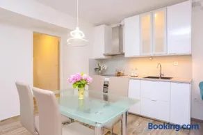 Apartment Dvor - Image 2