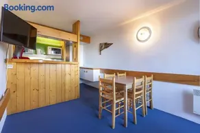 Studio Lauzieres 10 Arc - Image 4