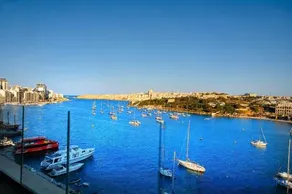 Luxury Living - Seafront Haven in Sliema - Malta - Image 4