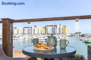 Quayside - family friendly waterside home - Image 3