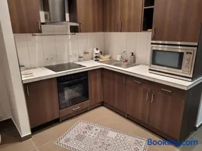 Lovely Apartment with free parking - Image 2