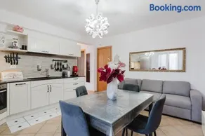 Appartement avec terrasse, barbecue et internet haut débit | Vue ville | Adapté au travail à distance - Image 5