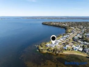 Lakeside Luxury Buff Point - Image 4