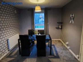 Modern 2-in-1 Retreat for Groups - Image 4