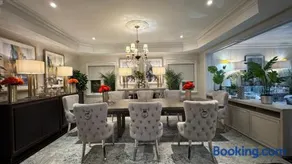 Executive Luxury Stay Corporate Paradise in South Richvale - Image 2