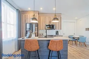 201 Condo au rez de chaussée , au coeur de Bromont - Image 1