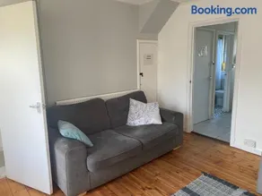 Charlies House Newmarket - 3 bedroom - Image 3