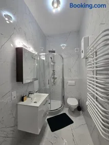 Art Apartment - Image 4