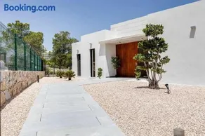 Preciosa villa con piscina climatizda, las Colinas - Image 2