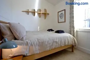 Salcombe Retreat Lodge 2 - Image 5