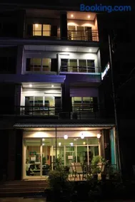 Ananas Central Phuket Hostel - Image 5