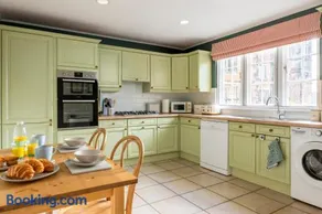 West House - Image 3