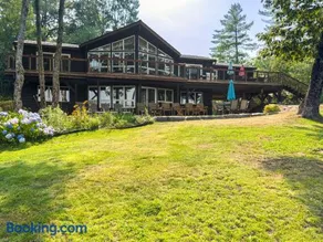 Private Lakefront Muskoka Cottage on Muldrew Lake - Image 5