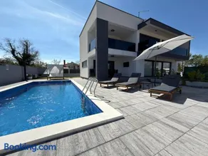 Villa H - Image 2
