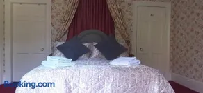 The Circus Apartment - Image 1