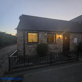 Swallow cottage - Image 2