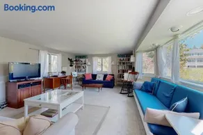Ocean Point Colony Home w/ Sunroom & Sweeping Ocean Views, Dog-friendly - Image 3