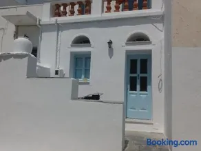 Neoclassical apartment, Central Chora Andros - Image 3