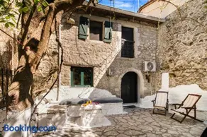Ellen T House - Image 2