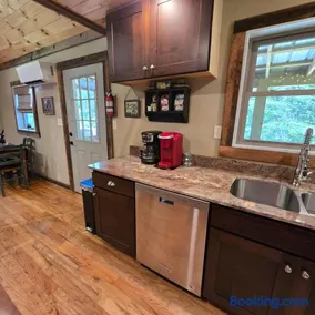 Couples Getaway Cabin with a Loft Bed - Firepit - Creek Access - Image 2