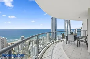 Chevron Renaissance Private Apartments - Q Stay - Image 2