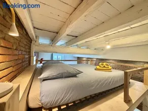 " Relais des Minimes " Mezzanine - En face du métro - Image 2