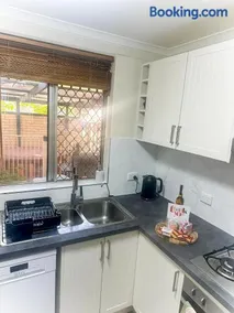 Queen of the Desert Villa 2 Bedrooms - Sleeps 4 Guests - Image 1