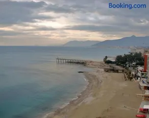 ATTICO SUL MARE con balcone sulla spiaggia e terrazza solarium di 25 mq - Image 4