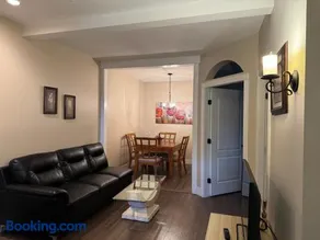 Relaxing Lakeview 2 bedroom entire suite - Image 3