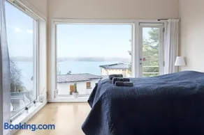 Spectacular Villa - Pool, Sauna & Magical Lake View - Image 2