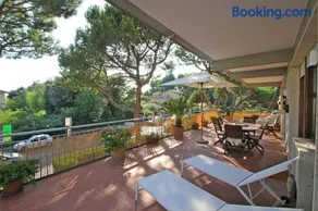 Villa mit Garten und Terrasse | Panoramablick - Image 2