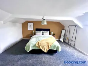 Spacious 3 BDRM close to beach - Image 2
