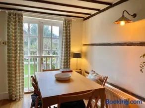 The Writer's Cottage - Image 3