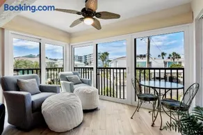 The Twins Hideaway at Sun Plaza West - Image 4