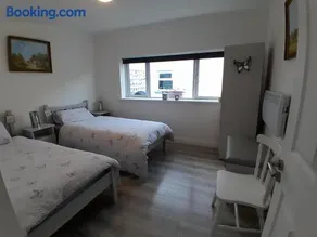Butterfly Cottage Retreat - Private Studio Getaway - Image 1