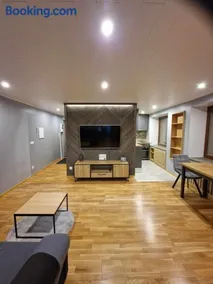 Sofi Apartment - Image 1