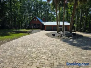 Stunning Withlacoochee Riverside Cabin 5BR 4BA Sleeps 16 - Image 2