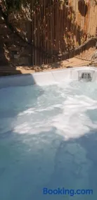 Maison de maître à BRAM # Jacuzzi - Image 2
