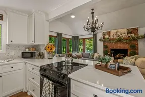 Creekside Farmhouse Retreat - Image 2