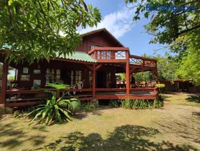Linda Casa para Temporada em Manguinhos - Image 1