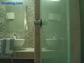 Helena Hotel - Image 4