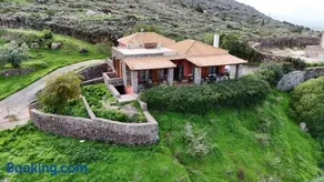 Red House Retreat Aegina Kontos - Image 1