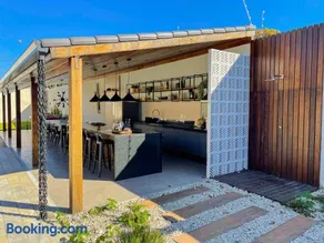 Casa de Temporada com Piscina , Sauna e Jacuzzi - Image 2