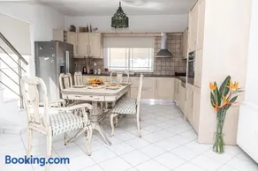 Anna's House - Image 4