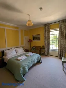 Old Manor House - Image 2