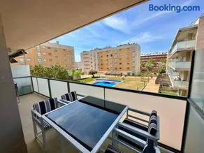 NEW! Apartamento con 2 piscinas, parque infantil, a 1 min de la playa - Image 2