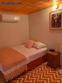 Lovely 2 bedroom condo with WiFi in a quiet area, 7-10 minutes away from both the airport and Oistins - Image 3