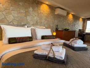 Inu # Wait 'N Sea, Jacuzzi, Luxury Stone House - Image 2